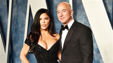 Jeff Bezos Wife All About His Ex Mackenzie Scott And Lauren Sanchez Hollywood Life