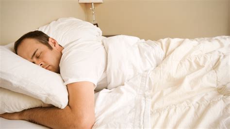 posturas para dormir de forma correcta y evitar amanecer con dolores cervicales movelab