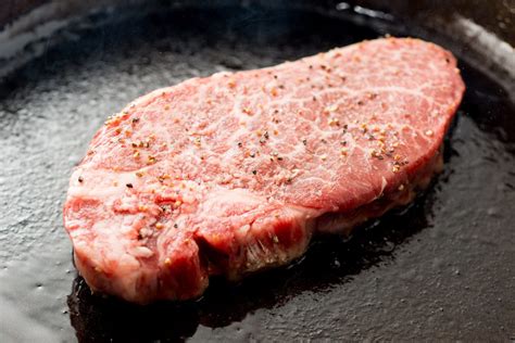 Watch how to make this recipe. Why a Cast-Iron Skillet on the Grill Is the Key to Great Steak