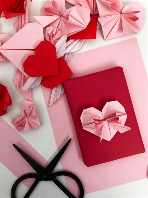 4 Adorable Valentine Origami Diys Poppytalk Valentines Origami