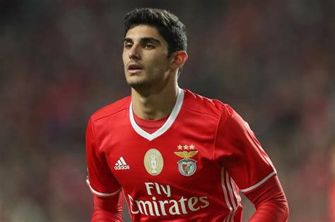 Goncalo Guedes To Man United Jose Mourinho Doesnt Want Benfica Star