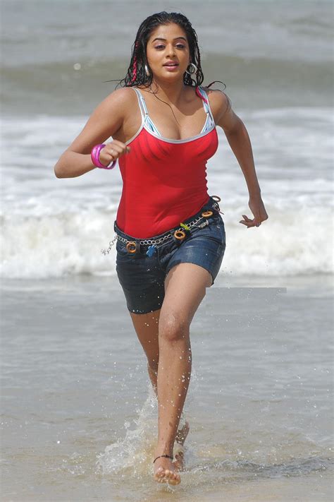 She is basically from bangalore and was born in tamil iyer family. hot and dusky priyamani | Telugu Girls, Desi girls, South ...