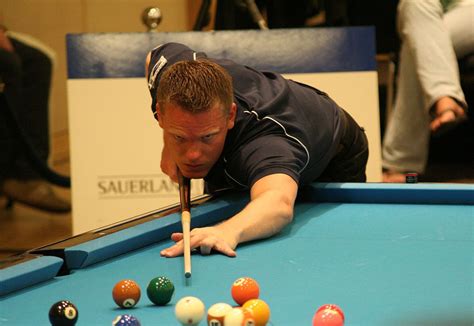 Top 4 Tips To Be A Professional Pool Player