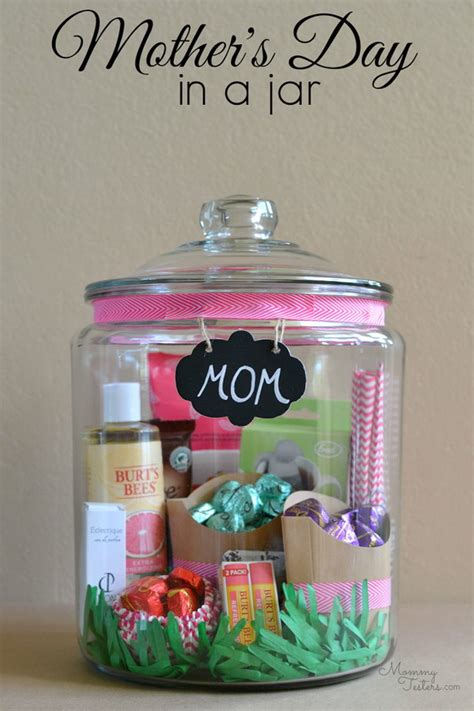 Check out these easy and adorable homemade gifts like cards, soaps, candles, flowers, and more. 30+ DIY Mother's Day Gifts with Lots of Tutorials 2017
