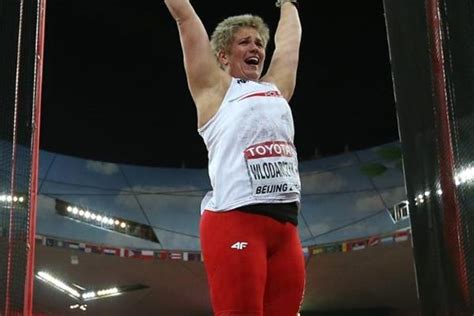Wlodarczyk threw 82.98m to surpass the 82.29m record she set when. Anita WŁODARCZYK | Profile