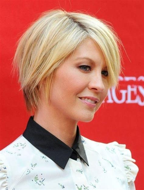 jenna elfman s short hairstyles blonde straight pixie haircut with side bangs pretty designs