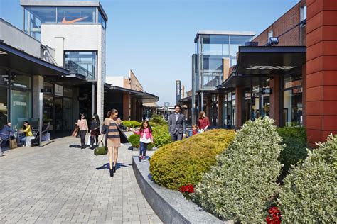I hope you enjoy and thank you for watching. Shopping Outlet Vicolungo - Albergo Italia Novara
