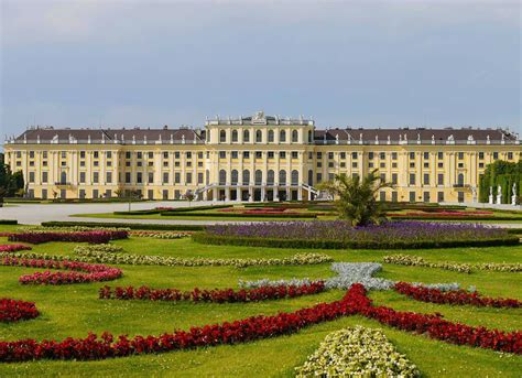 Schloss schönbrunn und sein barocker schlosspark waren einst die ehemalige sommerresidenz der kaiserlichen familie. Schloss Schönbrunn - Bewertungen, Fotos und Telefonnummer