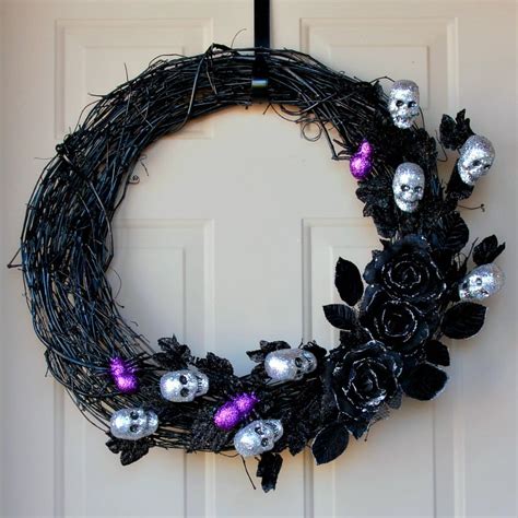 Ghoulish Glam Wreath 60 Of The Most Spooktacular Halloween Diys