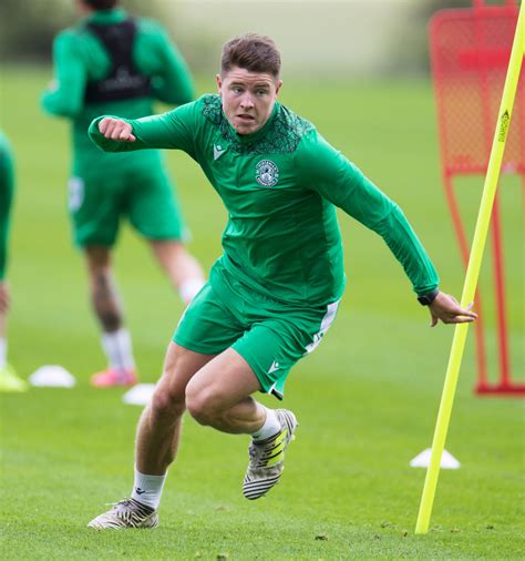 Hibs New Boy Kevin Nisbet Says ‘its Only Right To Take Lower Wage At