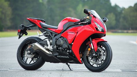 The 2020 honda cbr1000rr, by the numbers base price: 2016 Honda CBR1000RR Review / Specs / Pictures / Videos ...