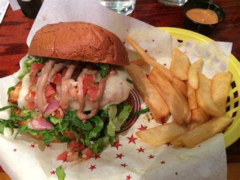 I was at red robin today and had a burger on a delicious gluten free bun! Red Robin Gluten Free Menu | Gluten Free Critique