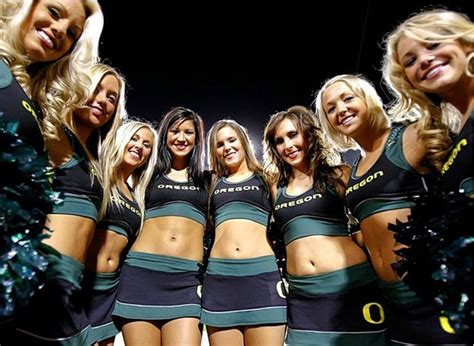 Https Flic Kr P 2dwrMrL Sep 2010 Oregon Cheerleaders Football