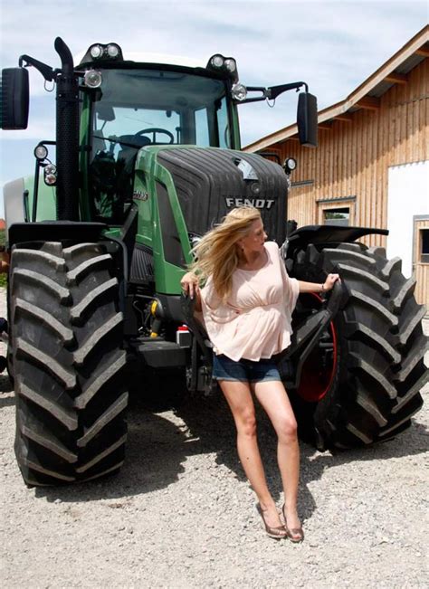 Pics Young Farmers Wives Pose For Hot Calendar Photogallery
