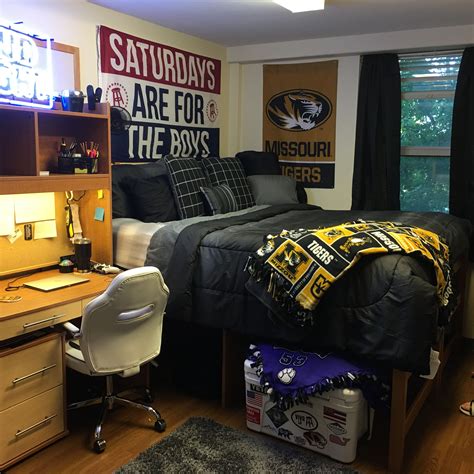 pin by penn state berks on room ideas single dorm room dorm room designs cool dorm rooms