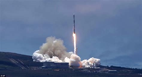 View the spacex rocket launch schedule including spacex falcon 9 and falcon heavy launches. NASA camera destroyed during SpaceX launch of 5 Iridium satellites | Daily Mail Online