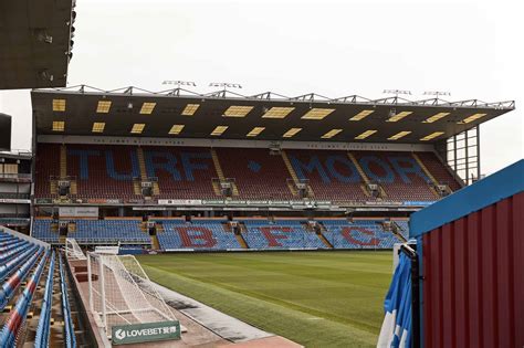 Burnley Fc Stadium 2 018 Turf Moor Stadium Photos And Premium High