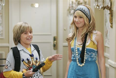 picture of ashley tisdale in the suite life of zack and cody season 2 ashley tisdale