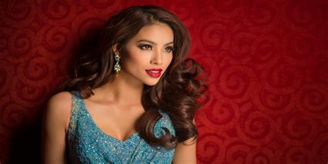 PhẠm HƯƠng LiÊn TiẾp NhẬn “tin Vui” TẠi Miss Universe 2015 Cfyc