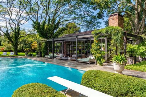 10 Incredible Billionaire Backyards You Wont Believe
