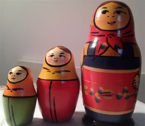 Russian Nesting Dolls Set Of 3 Marked Ussr Vintage Etsy Nesting