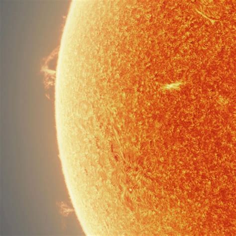 Photographer Captures Suns Details By Combining 150k Backyard Photos