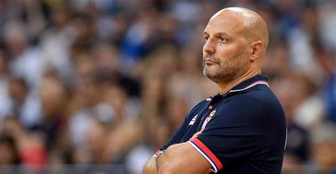 Player and coach finalist at olympics, fiba world cup and fiba eurobasket. Djordjevic: Artık oyuncuların neden gelmediğini ...