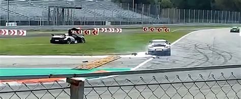 Watch Porsche 911 Gt2 Rs Crash And Ruin A Pagani Huayra Bc Autoevolution