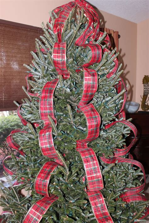 Awesome Christmas Tree Decoration Ideas With Ribbon Decoration Love
