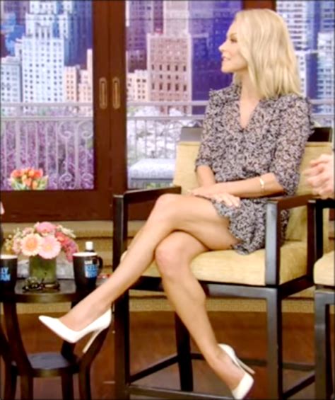 Pin By R C On Kelly Maria Ripa The Total Woman Kelly Ripa Love Her