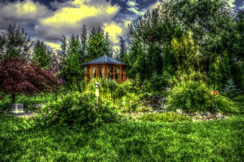 Hdr Garden With Pond By Bonusvirsempertiro On Deviantart
