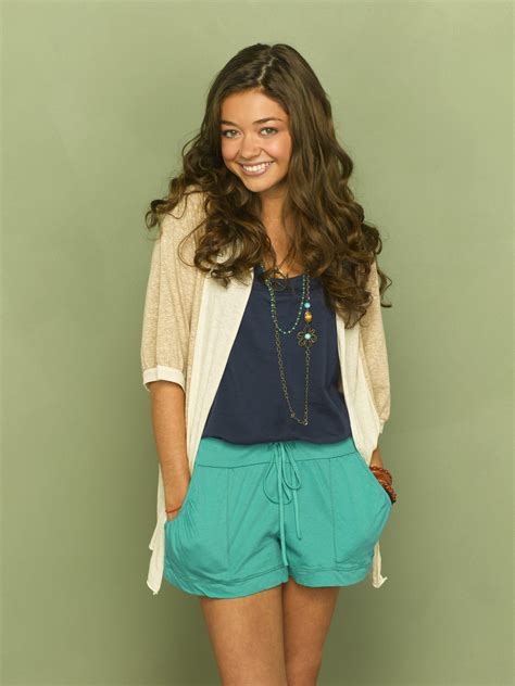Sarah Hyland As Haley Dunphy In ModernFamily Season Modern Family Season Modern Family