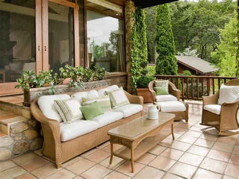 Patio Tiles | HGTV