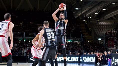 La Virtus Bologna Scatena Una Pioggia Di Triple Olimpia Milano Battuta