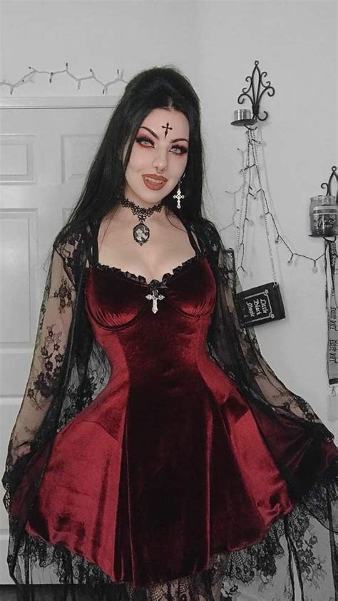 Pin By Teresa Spates On Vampire Goth Dress Vampire Dress Red And Black Outfits