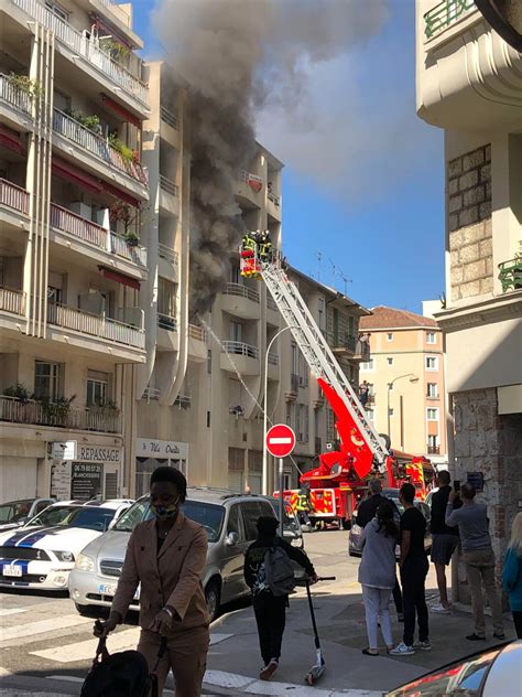 video une trentaine de sapeurs pompiers engagés dans un feu d appartement à nice nice matin