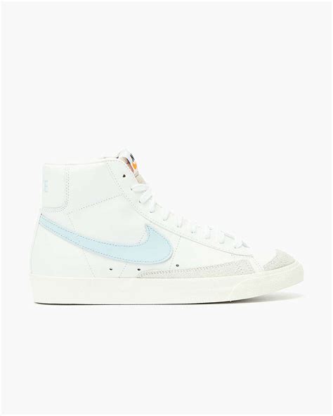 Nike Blazer Mid 77 Vntg White Bq6806 109 Buy Online At Footdistrict