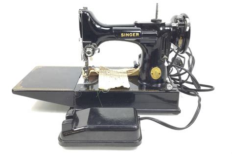 Bid Now Vintage Singer Featherweight 221 1 Sewing Machine February 6