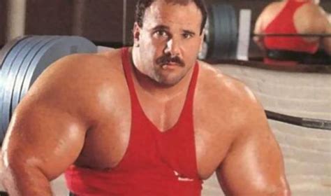 Top 10 Strongest Men In The World Ever 2024