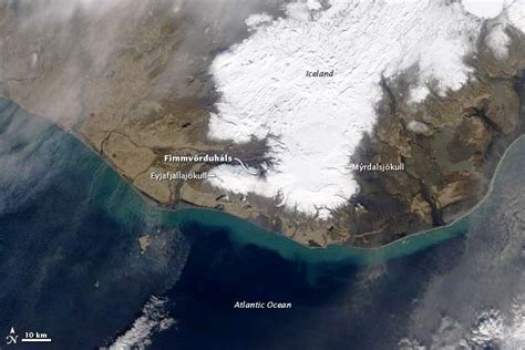 Wenn er ausbricht, dann mit der zehnfachen stärke des weitaus kleineren eyjafjallajokull. Photo | Eruption de l' Eyjafjallajökull 2010-03-26