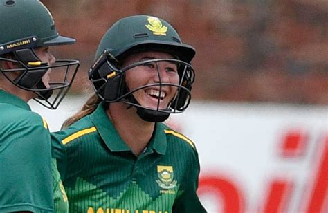 Steyn pleased team is not pressing panic button