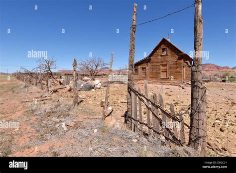 Old House In Torrey Utah Stock Photo Alamy