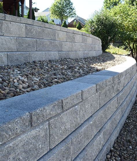 The Classic Allan Block Retaining Wall Offers The Look And Feel Of