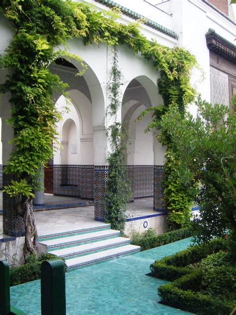 La Grande Mosquée de Paris, symbole de paix et de fraternité | À Découvrir