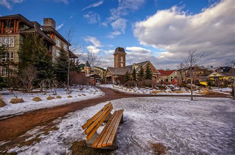 Buying an apartment in a new building from a developer in collingwood: Blue Mountain Resort Collingwood, Ontario : canada