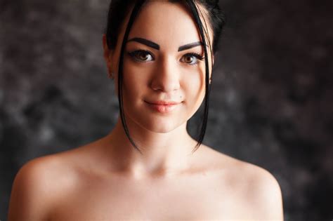 Wallpaper Face Women Model Simple Background Bare Shoulders