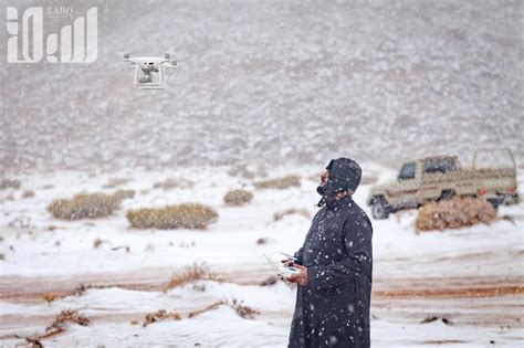 Residents of saudi arabia were overjoyed as the desert was turned into a winter wonderland over the weekend with snow falling in the tabuk region. Snowfall in the northwest of Saudi Arabia covers desert in ...