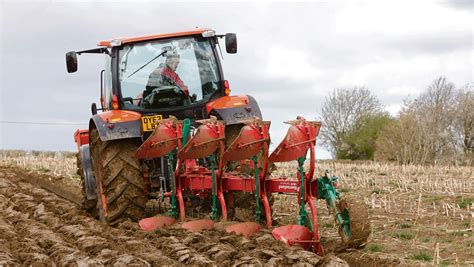 Kverneland extends plough range with new semi-mounted model - News - FG ...