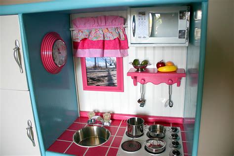 This post contains some affiliate links for your convenience. Doubletake Decor: Play Kitchen Made From An Old ...