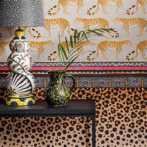 Founded in 1875 cole & son wallpaper collections represent styles across the centuries and cole & son have provided wallpaper for many historic houses and iconic buildings around the world. Cole & Son - Ardmore - Zulu Border - 109/13061